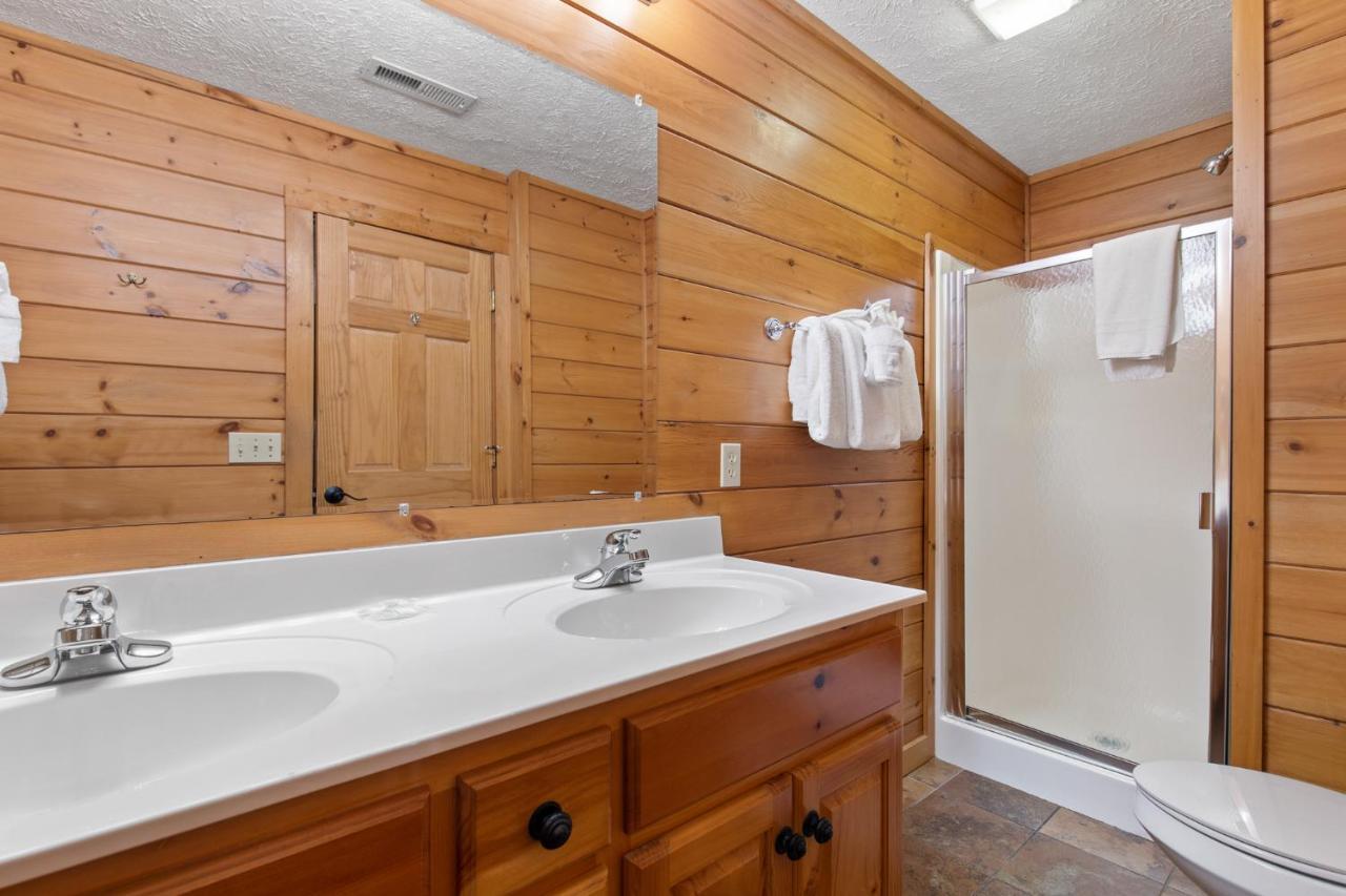 Above The Clouds, 4 Bedrooms, Pool Access, Private, Gaming, Sleeps 16 Gatlinburg Zewnętrze zdjęcie